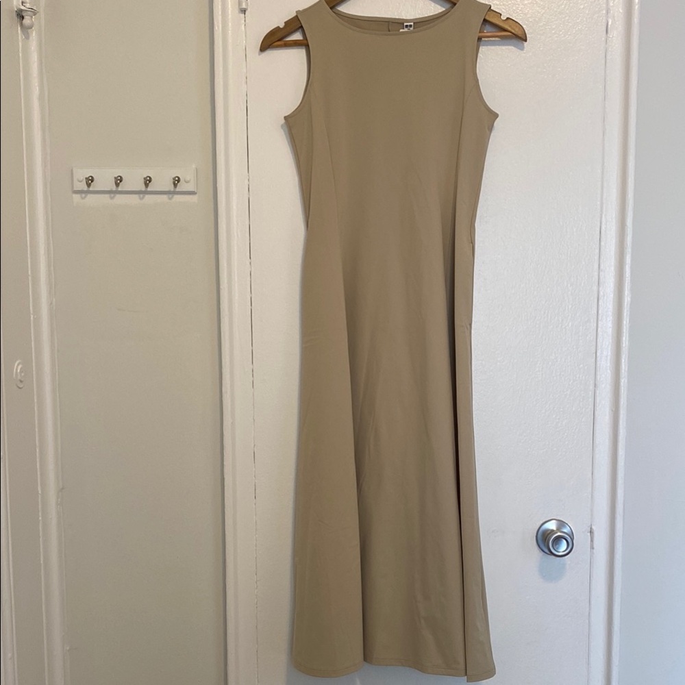 NWT! Uniqlo AIRism Elegant Tan Sleeveless Maxi Dress